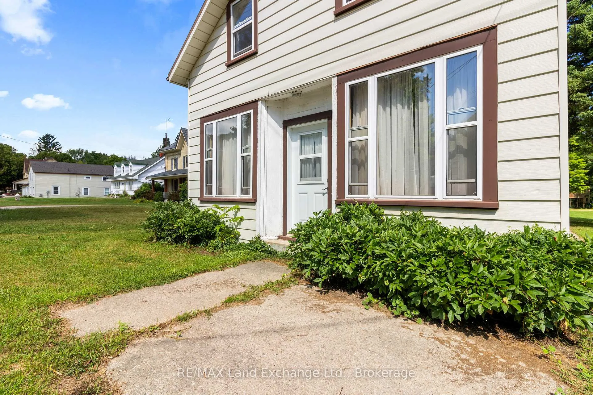 Photo 14 of 16 6 Concession, Brockton — HOMEH