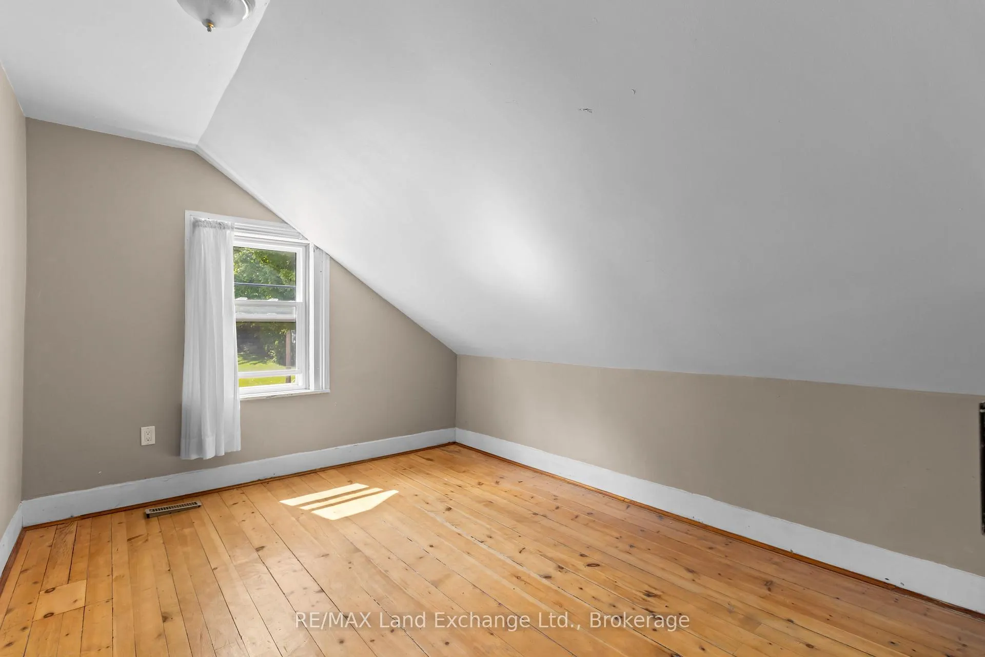 Photo 54 of 16 6 Concession, Brockton — HOMEH