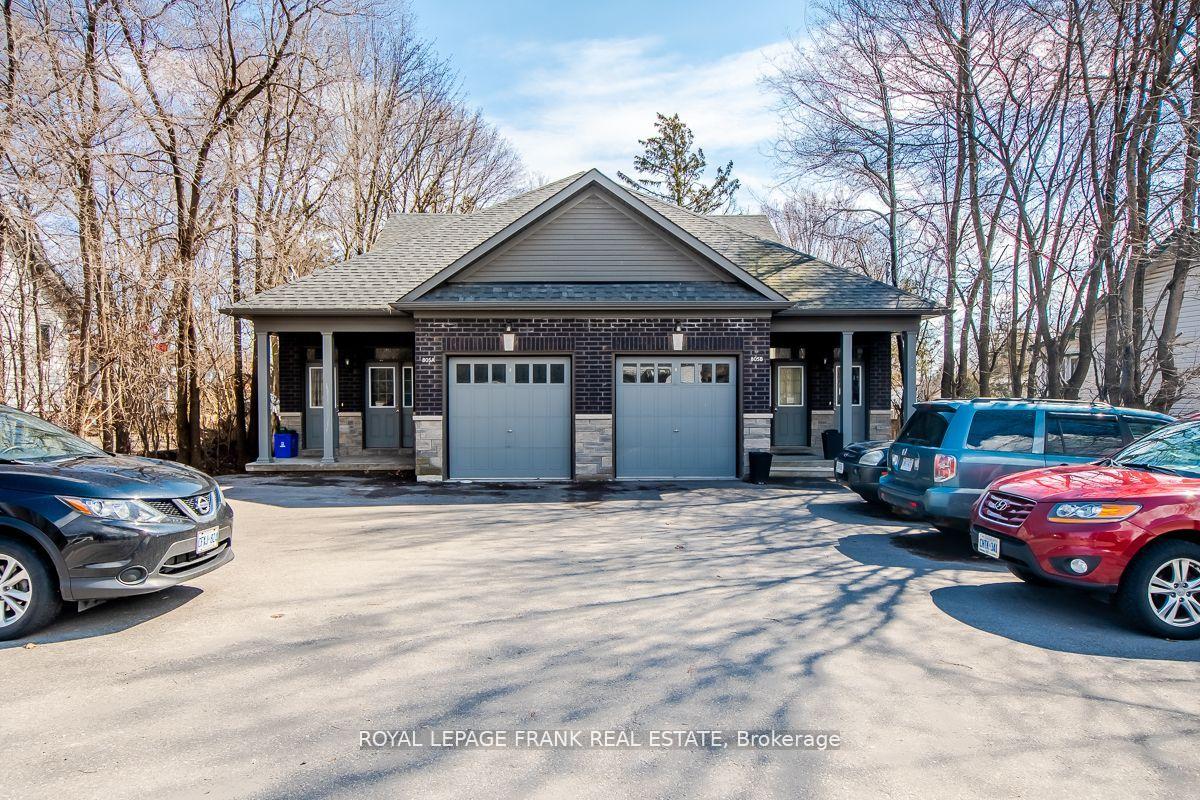 Front of 805B Dundas Street W