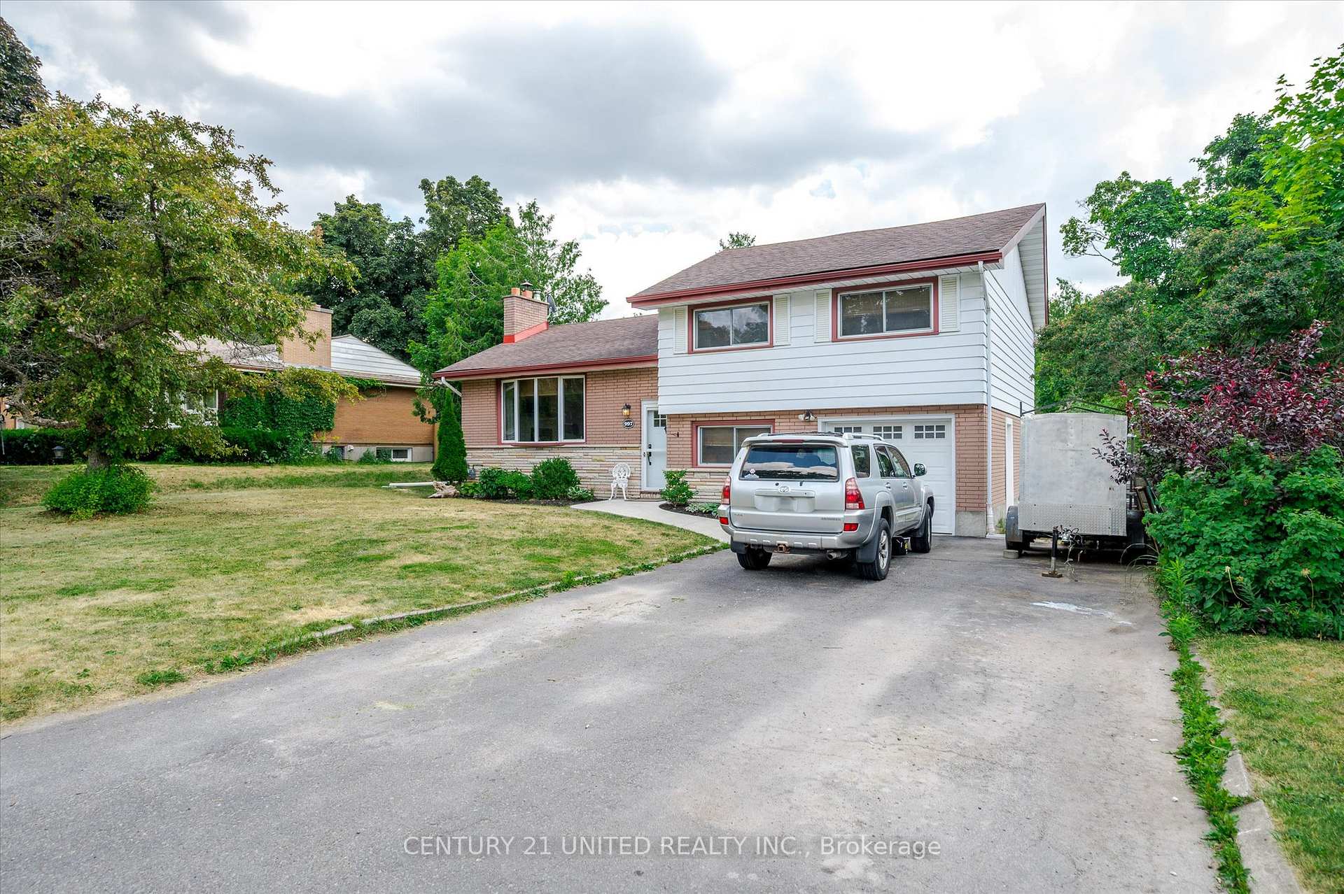 Photo 2 of 997 Weller Street, Peterborough, Monaghan Ward 2 — HOMEH