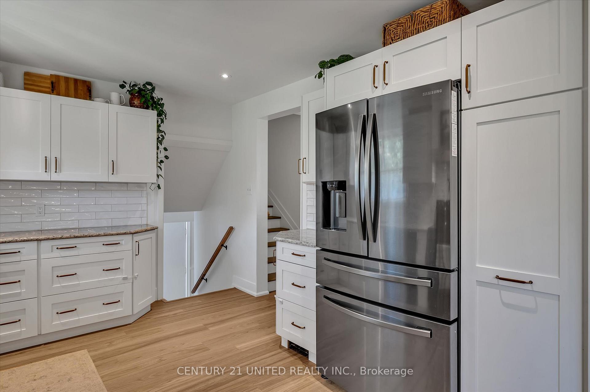 Photo 19 of 997 Weller Street, Peterborough, Monaghan Ward 2 — HOMEH