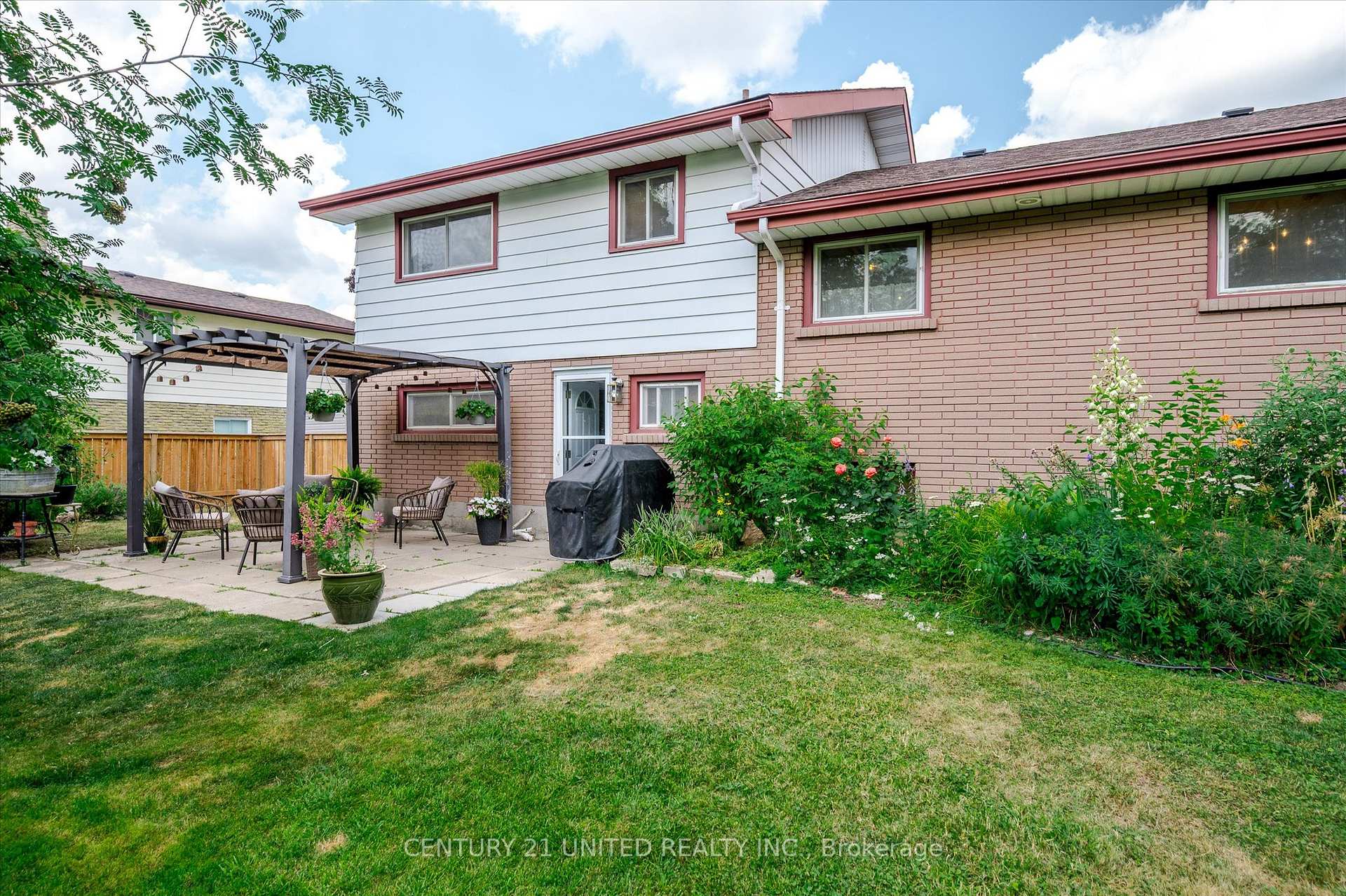 Photo 40 of 997 Weller Street, Peterborough, Monaghan Ward 2 — HOMEH