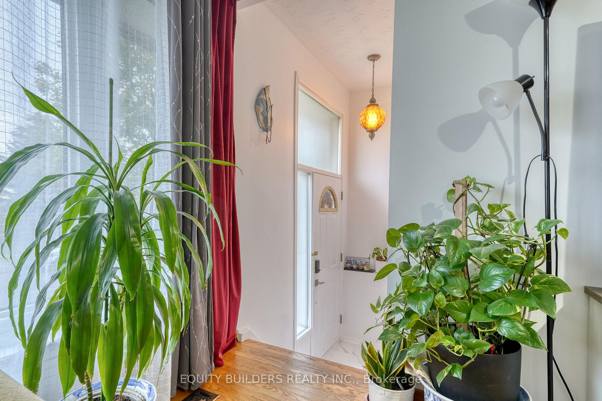 Photo 5 of 1340 Cedar Street W, Oshawa, Lakeview — HOMEH