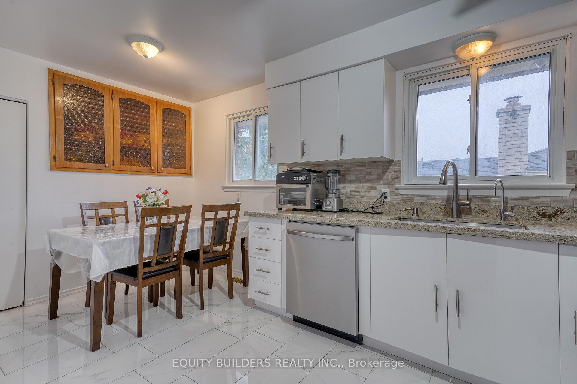 Photo 11 of 1340 Cedar Street W, Oshawa, Lakeview — HOMEH