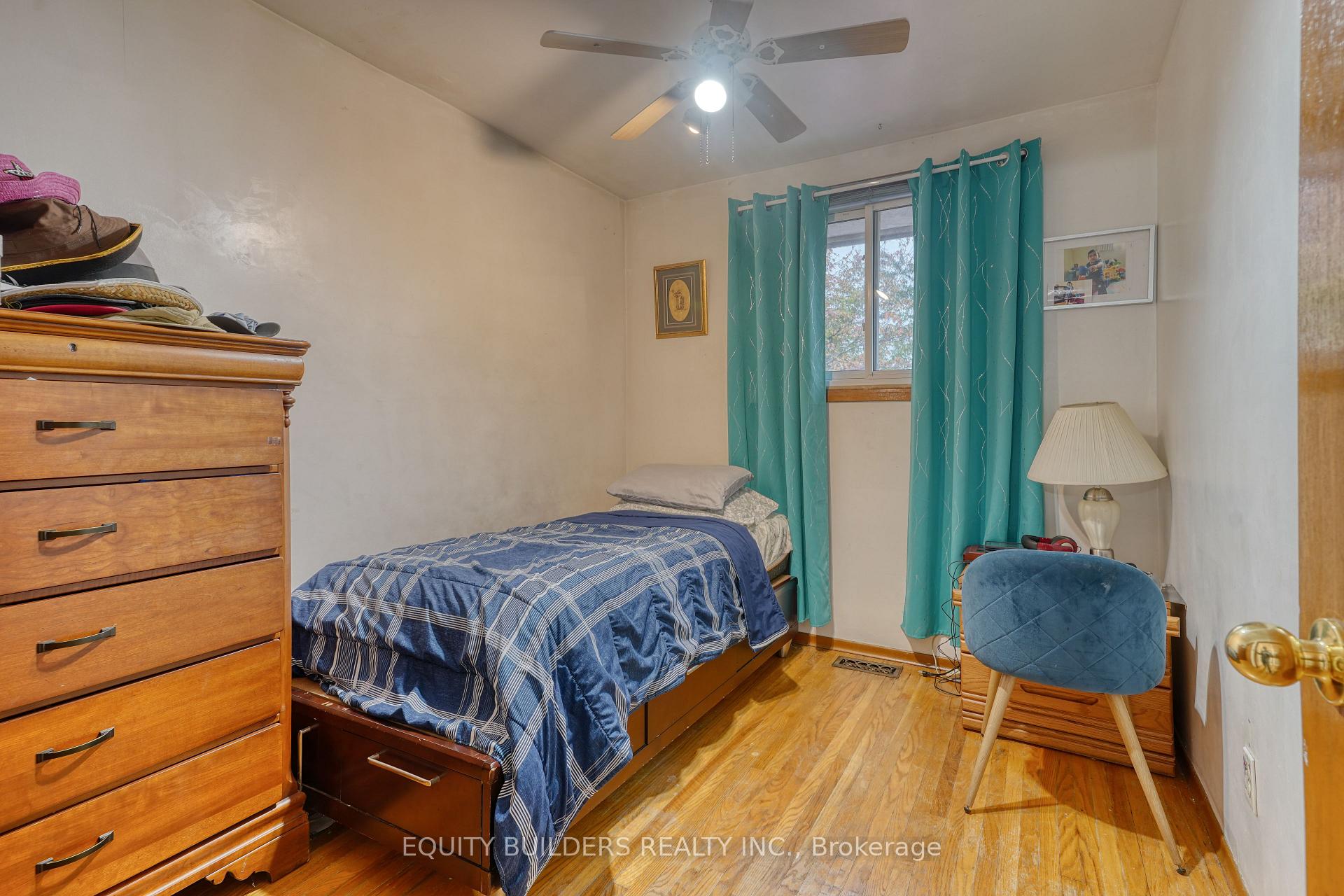 Photo 13 of 1340 Cedar Street W, Oshawa, Lakeview — HOMEH