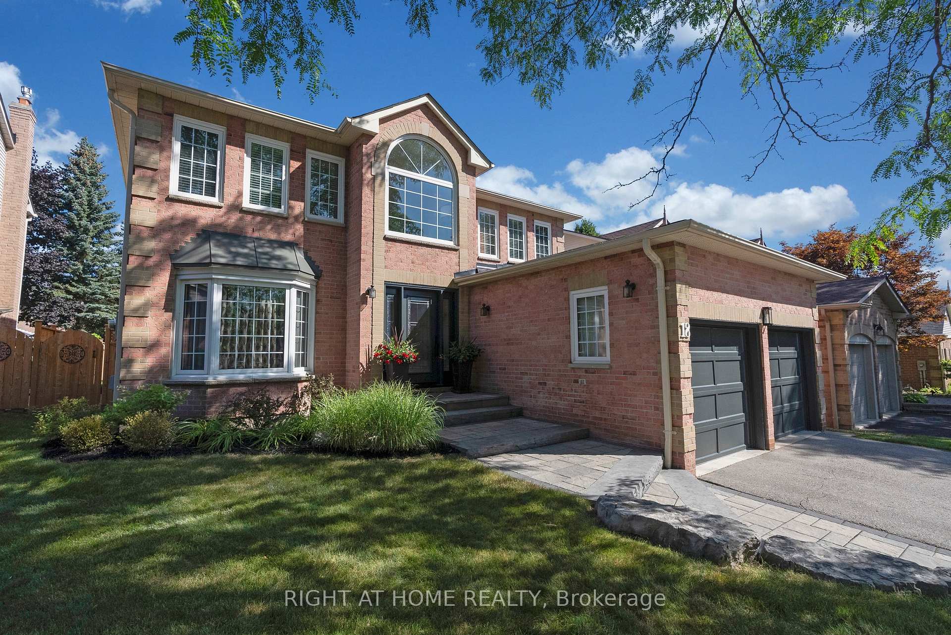 Photo 4 of 18 Kennett Drive, Whitby, Lynde Creek — HOMEH