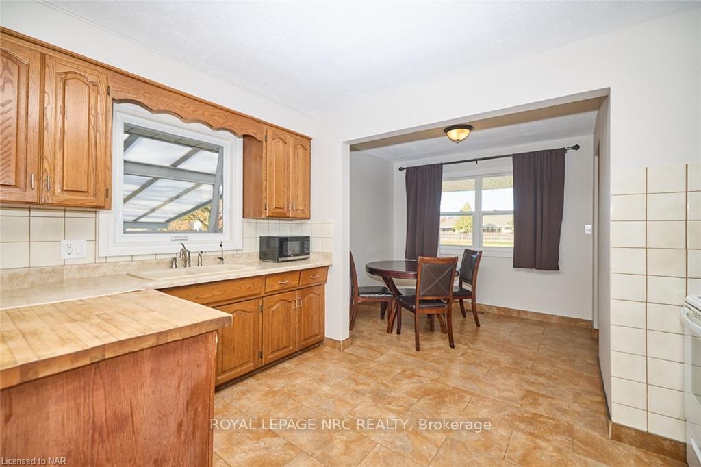 Photo 9 of 127 Windsor Street, Welland, Broadway — HOMEH