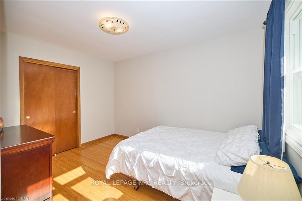 Photo 20 of 127 Windsor Street, Welland, Broadway — HOMEH