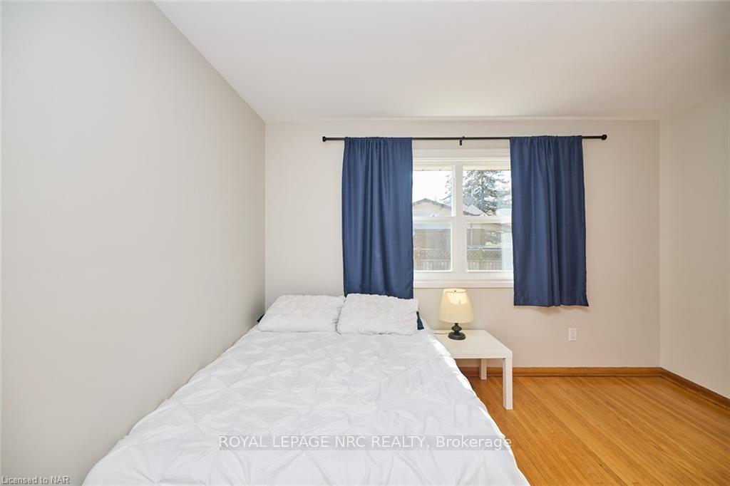 Photo 21 of 127 Windsor Street, Welland, Broadway — HOMEH