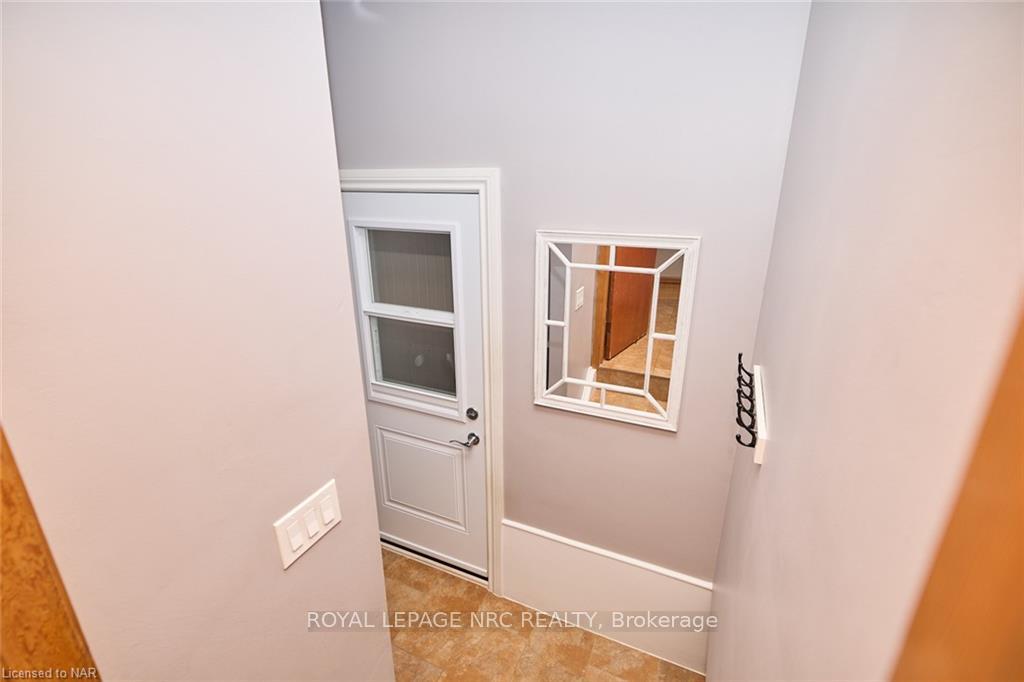 Photo 22 of 127 Windsor Street, Welland, Broadway — HOMEH