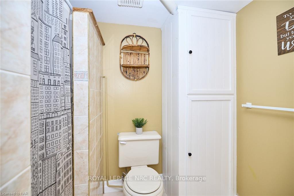 Photo 26 of 127 Windsor Street, Welland, Broadway — HOMEH