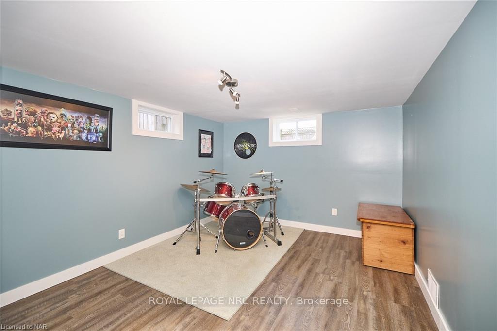 Photo 30 of 127 Windsor Street, Welland, Broadway — HOMEH