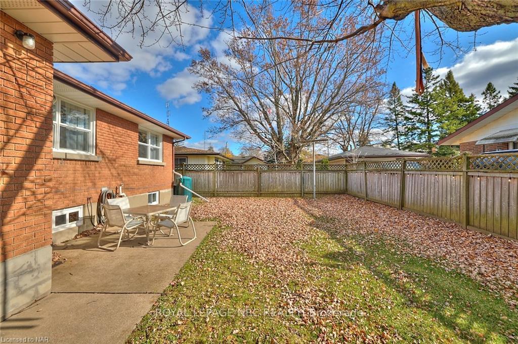 Photo 36 of 127 Windsor Street, Welland, Broadway — HOMEH
