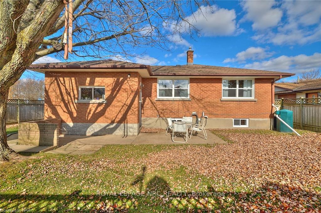 Photo 37 of 127 Windsor Street, Welland, Broadway — HOMEH