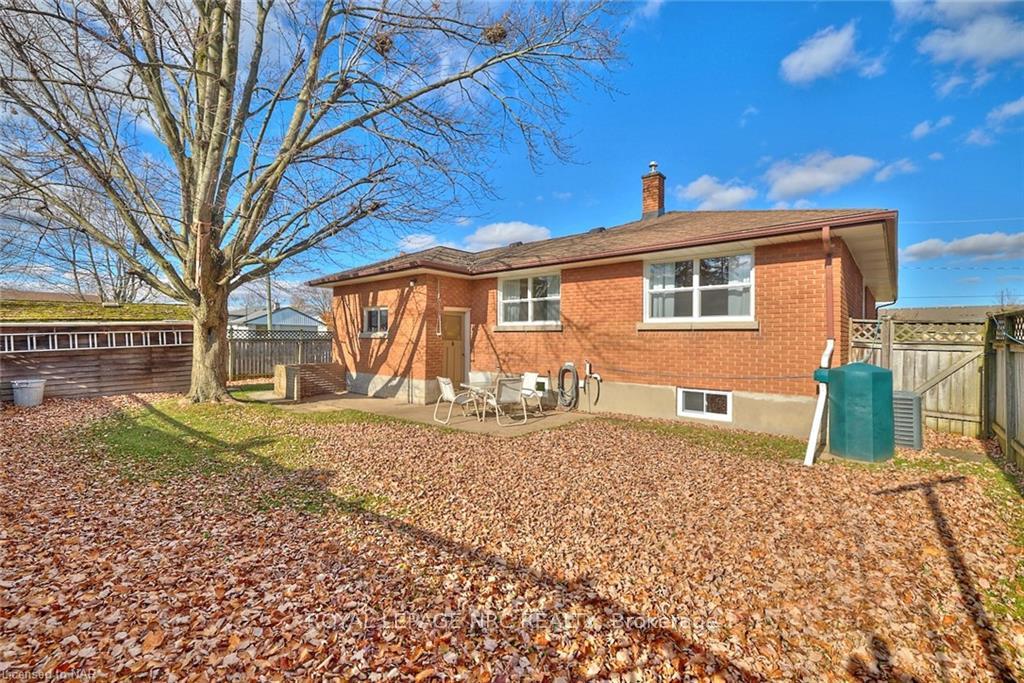 Photo 38 of 127 Windsor Street, Welland, Broadway — HOMEH