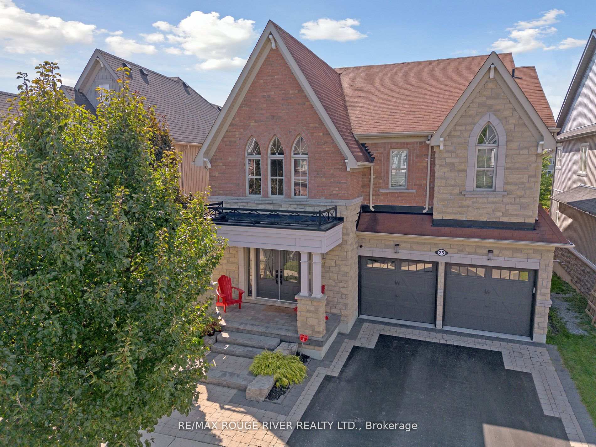 Photo 3 of 25 Jarrow Crescent, Whitby, Brooklin — HOMEH