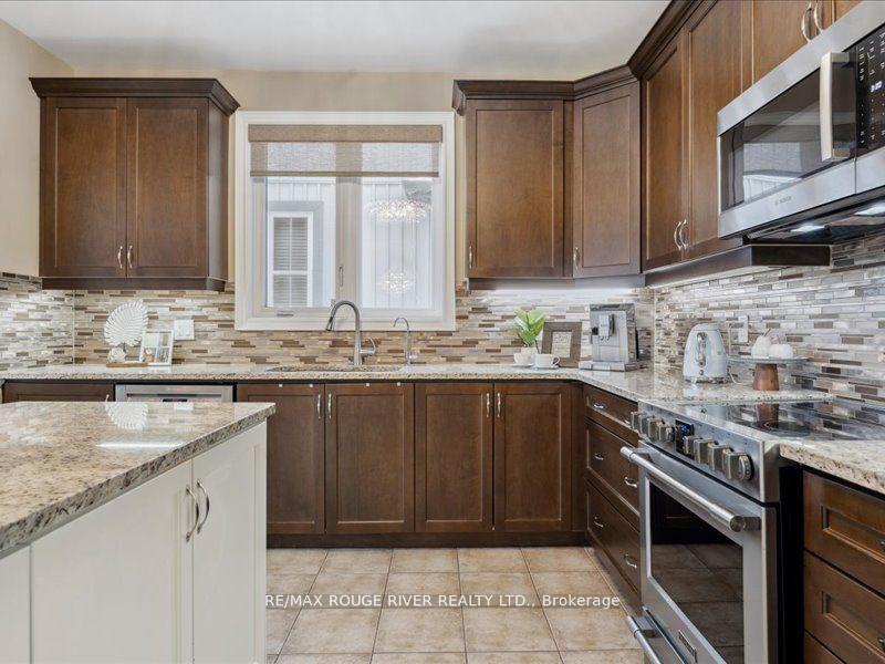 Photo 11 of 25 Jarrow Crescent, Whitby, Brooklin — HOMEH