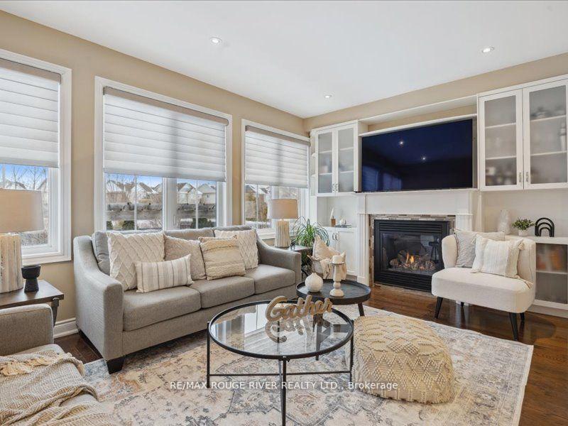 Photo 13 of 25 Jarrow Crescent, Whitby, Brooklin — HOMEH
