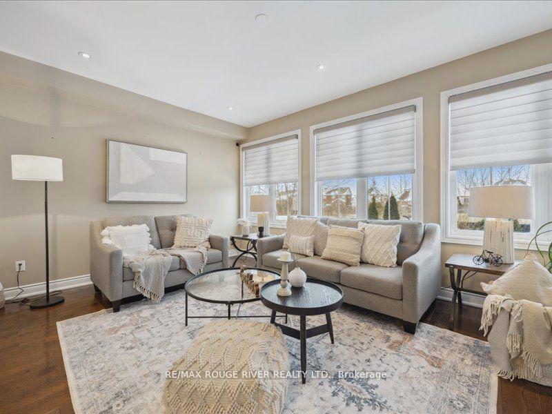 Photo 14 of 25 Jarrow Crescent, Whitby, Brooklin — HOMEH