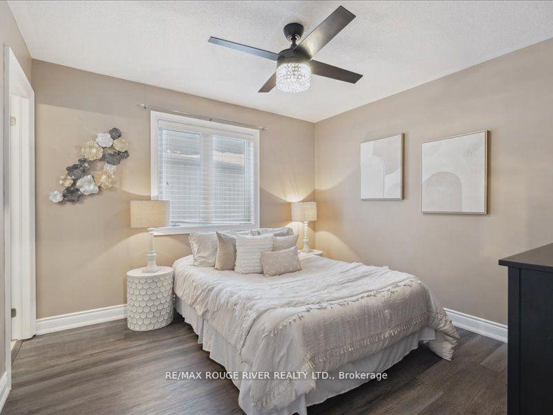 Photo 20 of 25 Jarrow Crescent, Whitby, Brooklin — HOMEH