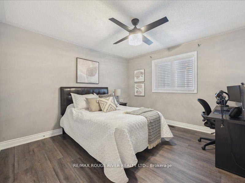 Photo 22 of 25 Jarrow Crescent, Whitby, Brooklin — HOMEH