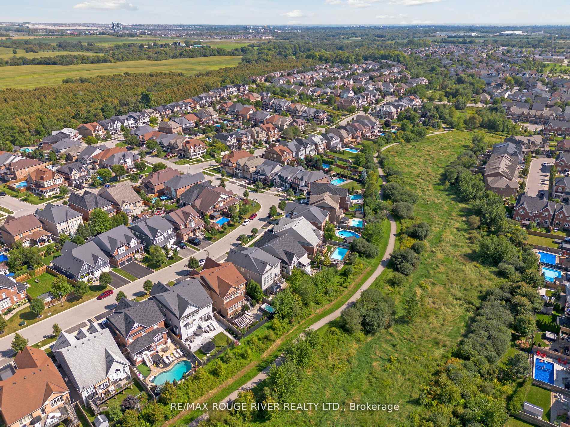Photo 40 of 25 Jarrow Crescent, Whitby, Brooklin — HOMEH