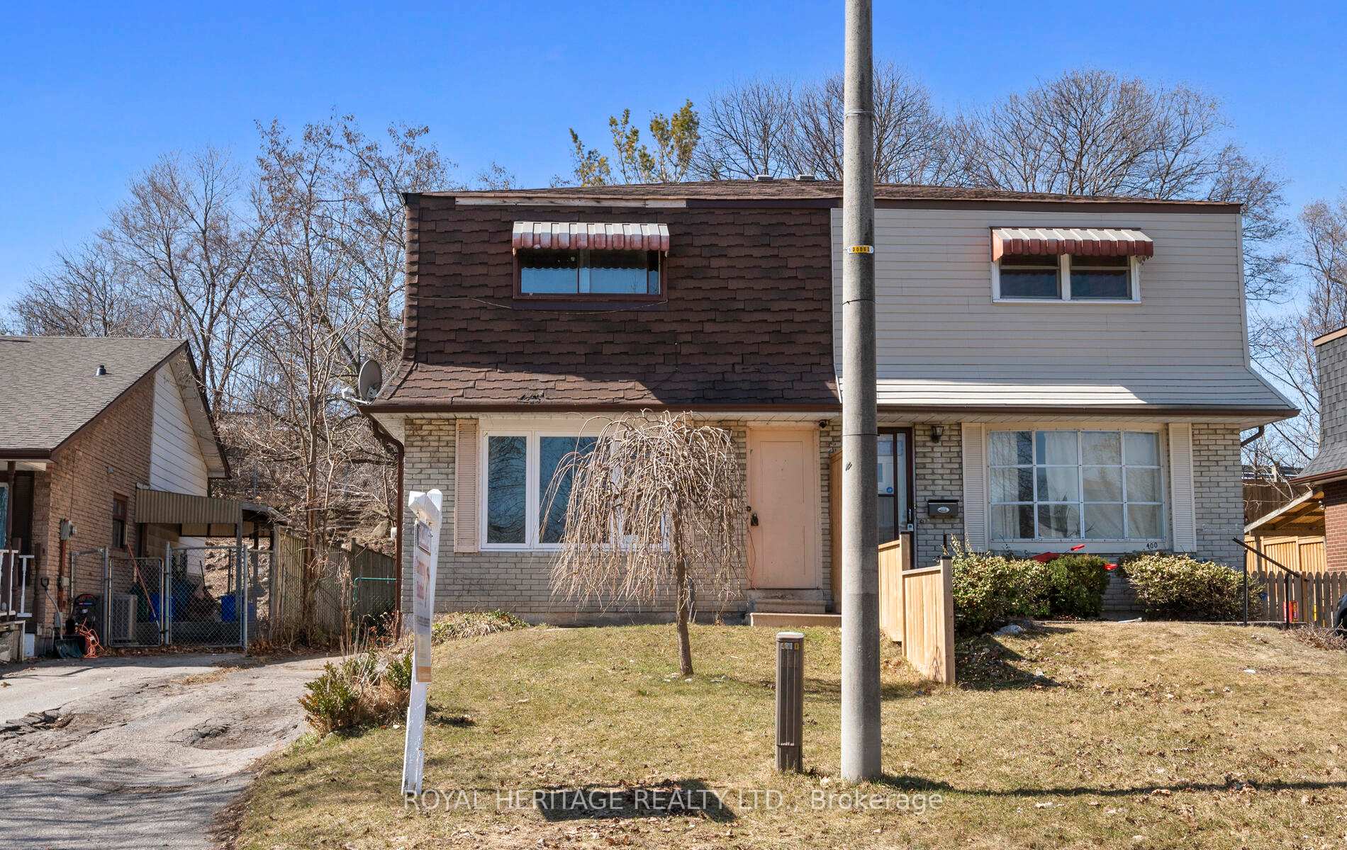 Photo 2 of 402 Harcourt Drive, Oshawa, Donevan — HOMEH