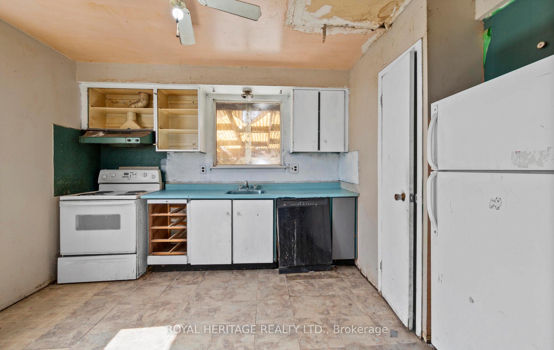 Photo 7 of 402 Harcourt Drive, Oshawa, Donevan — HOMEH