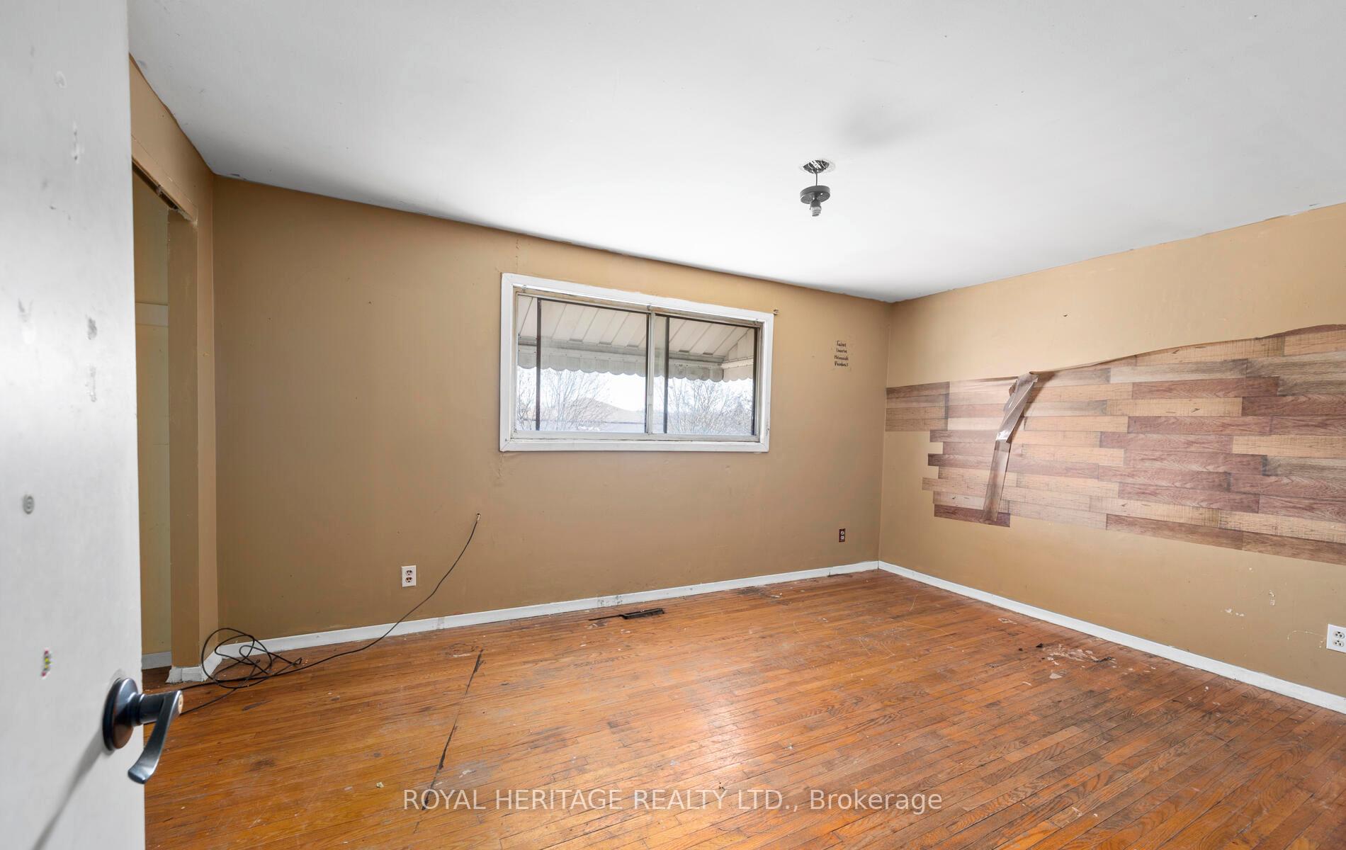 Photo 8 of 402 Harcourt Drive, Oshawa, Donevan — HOMEH