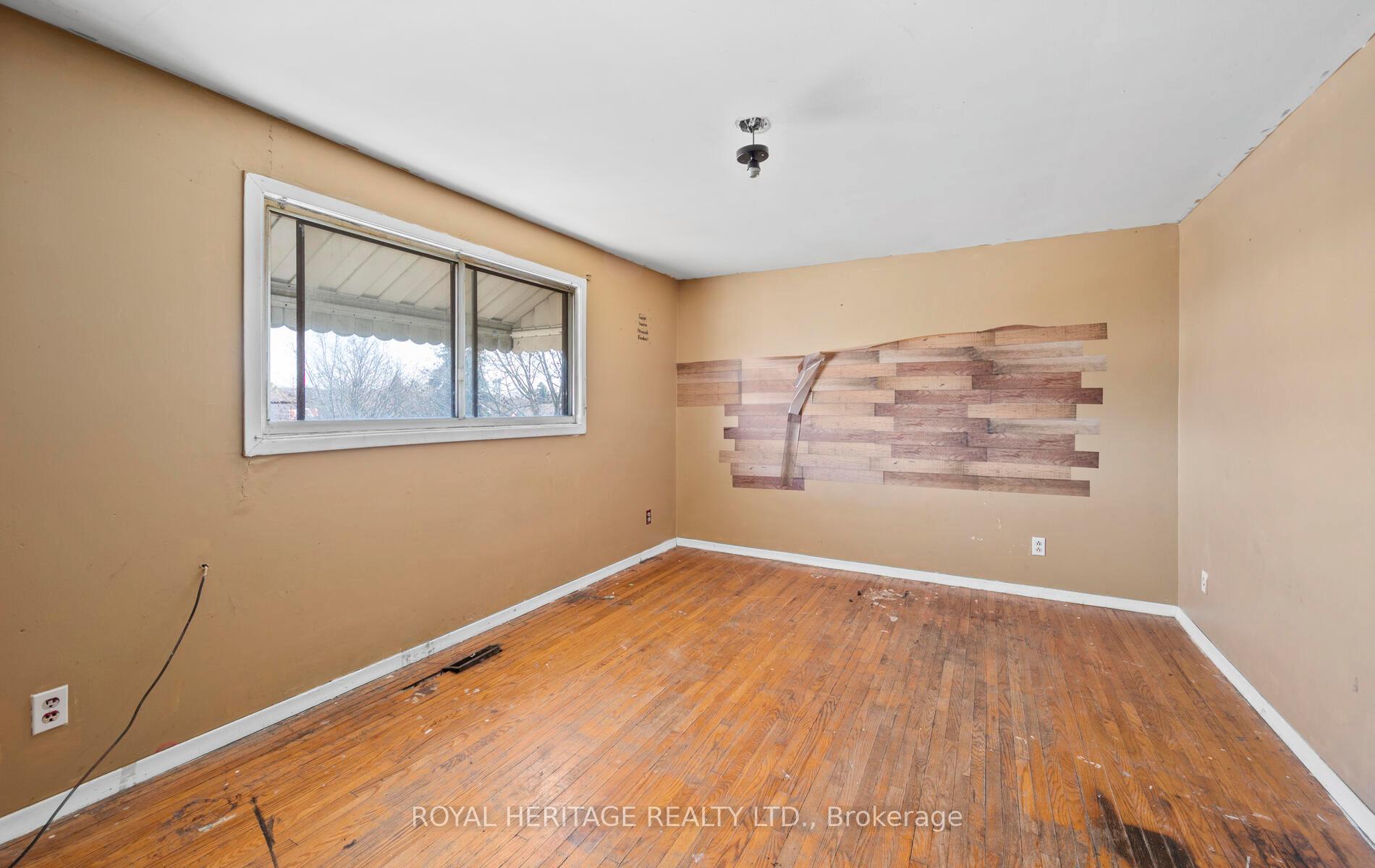 Photo 9 of 402 Harcourt Drive, Oshawa, Donevan — HOMEH