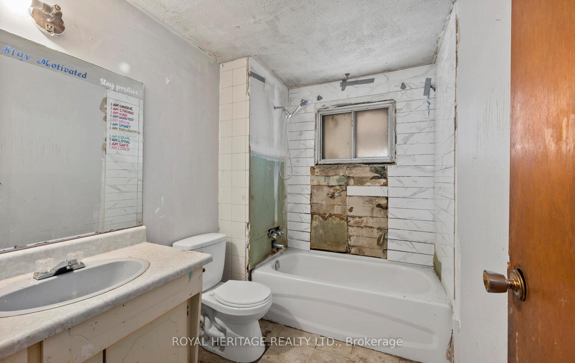 Photo 14 of 402 Harcourt Drive, Oshawa, Donevan — HOMEH