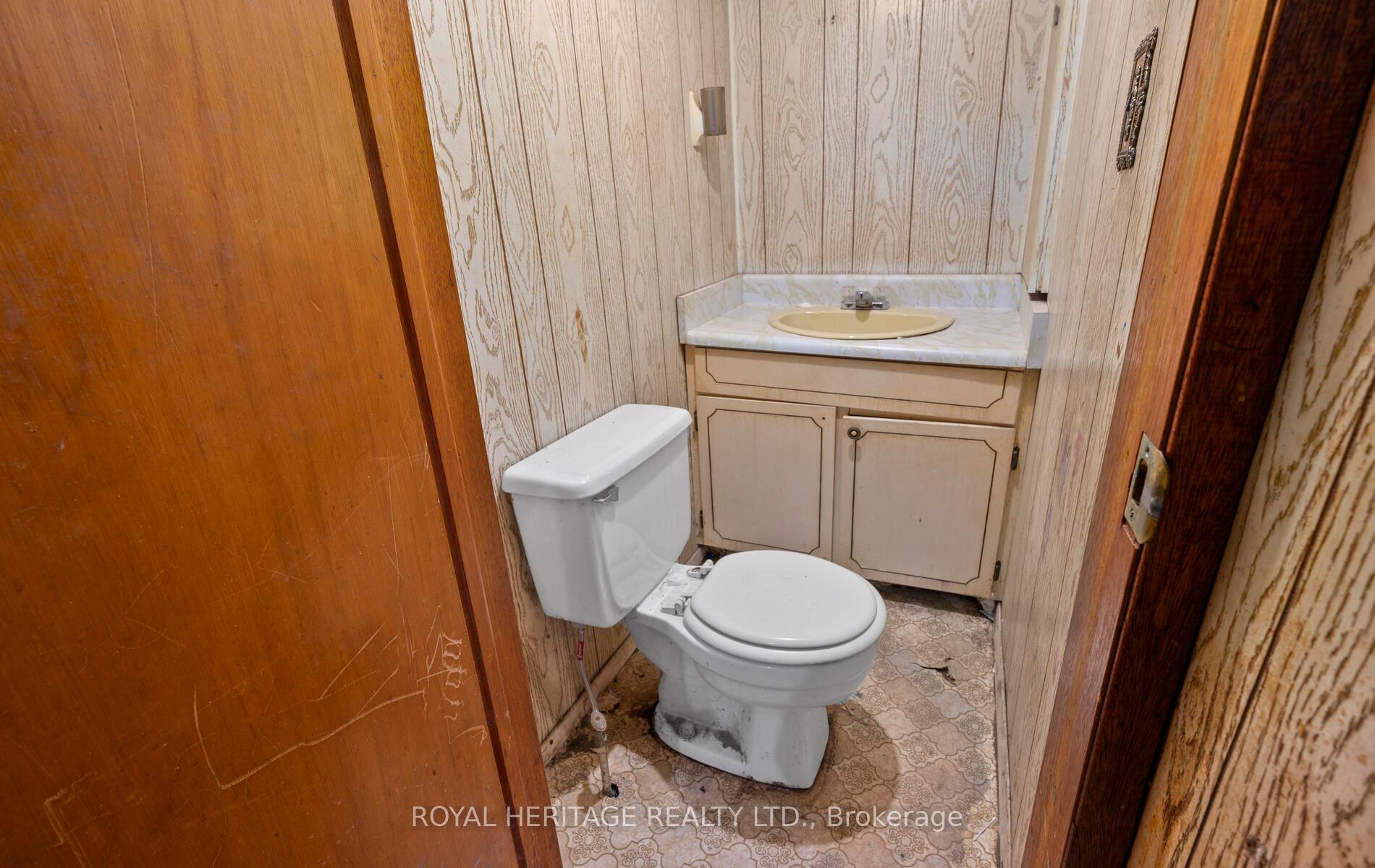 Photo 17 of 402 Harcourt Drive, Oshawa, Donevan — HOMEH