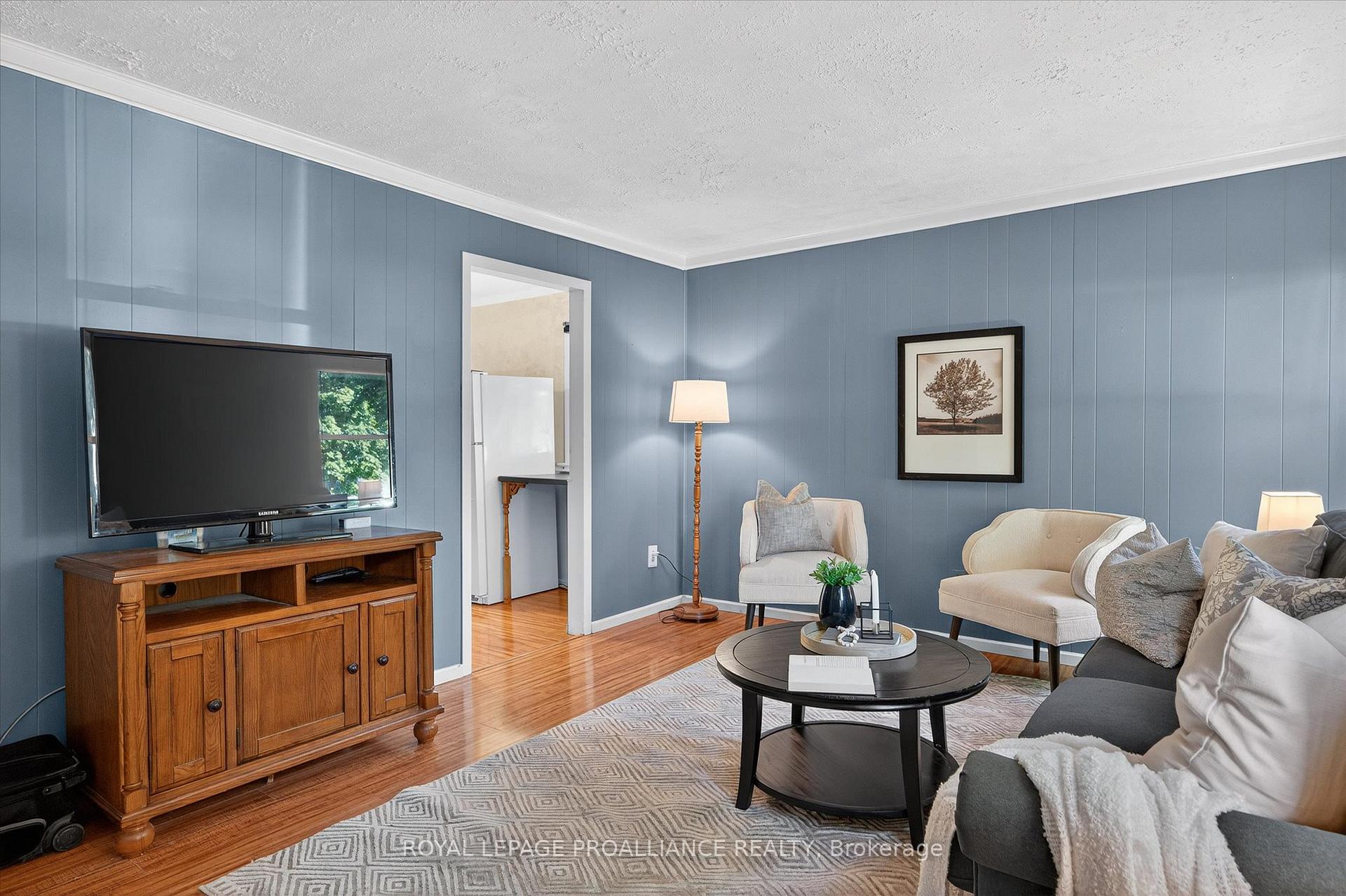 Photo 5 of 664 Gilchrist Street, Peterborough, Northcrest Ward 5 — HOMEH