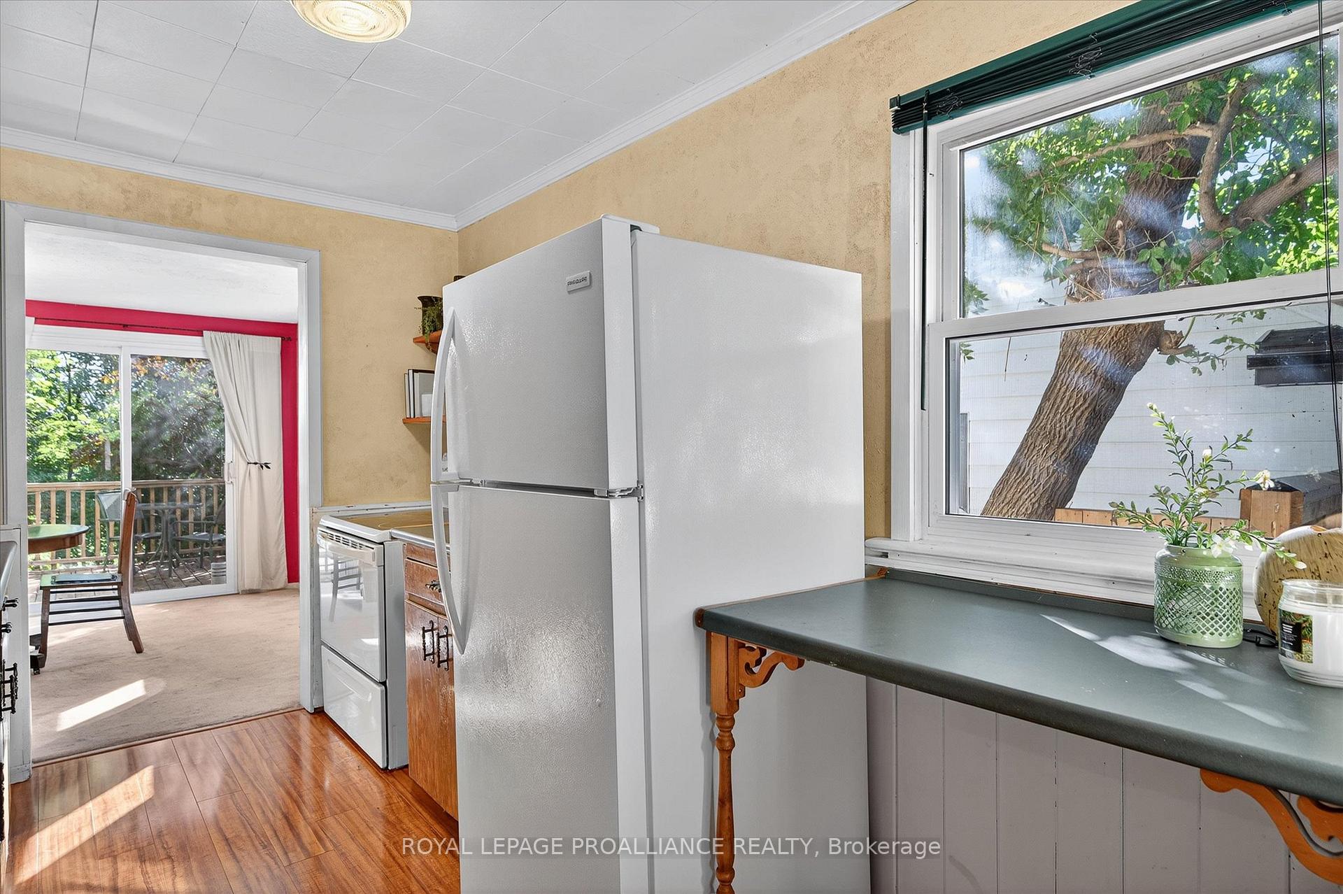 Photo 11 of 664 Gilchrist Street, Peterborough, Northcrest Ward 5 — HOMEH