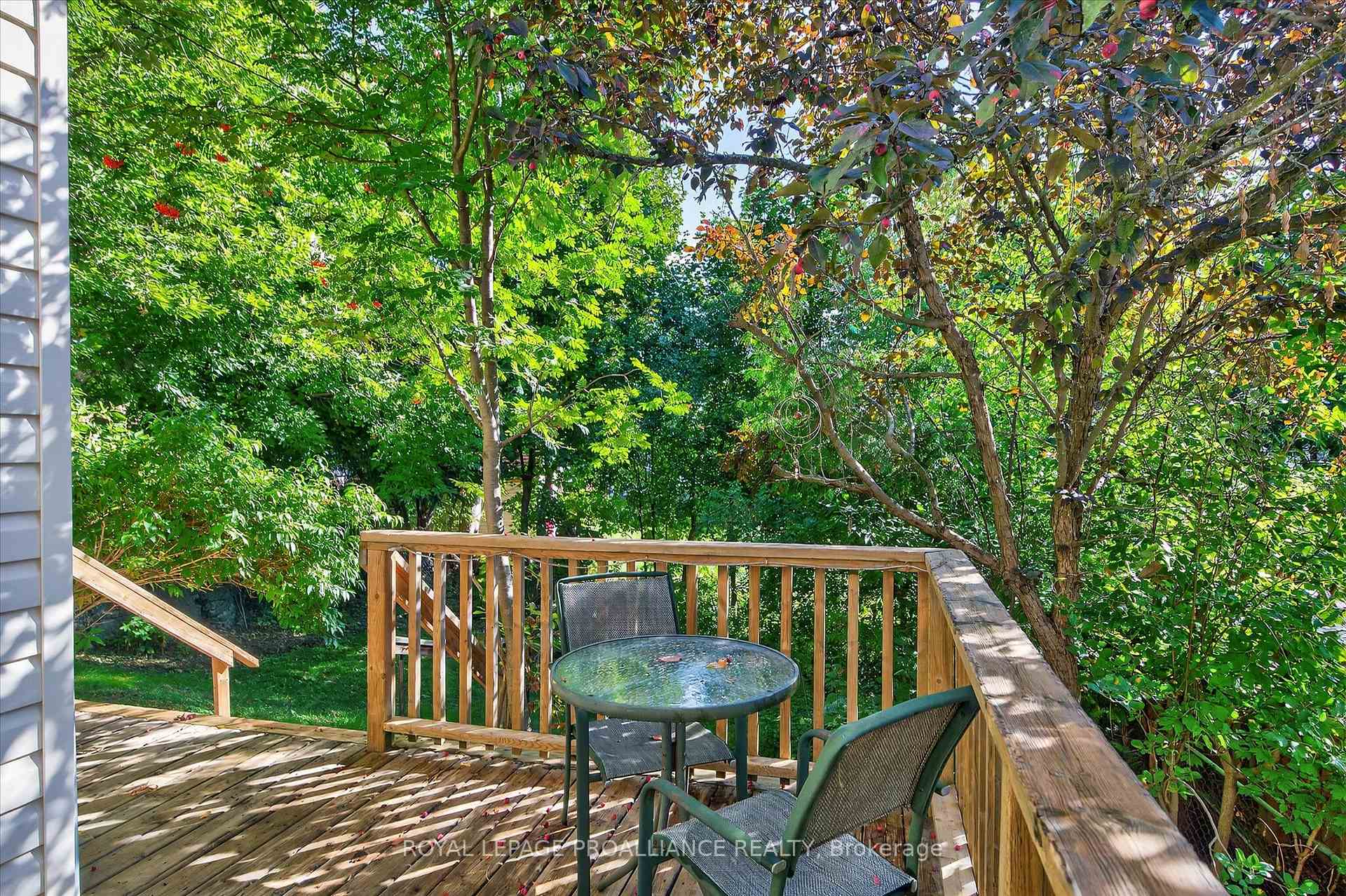 Photo 18 of 664 Gilchrist Street, Peterborough, Northcrest Ward 5 — HOMEH
