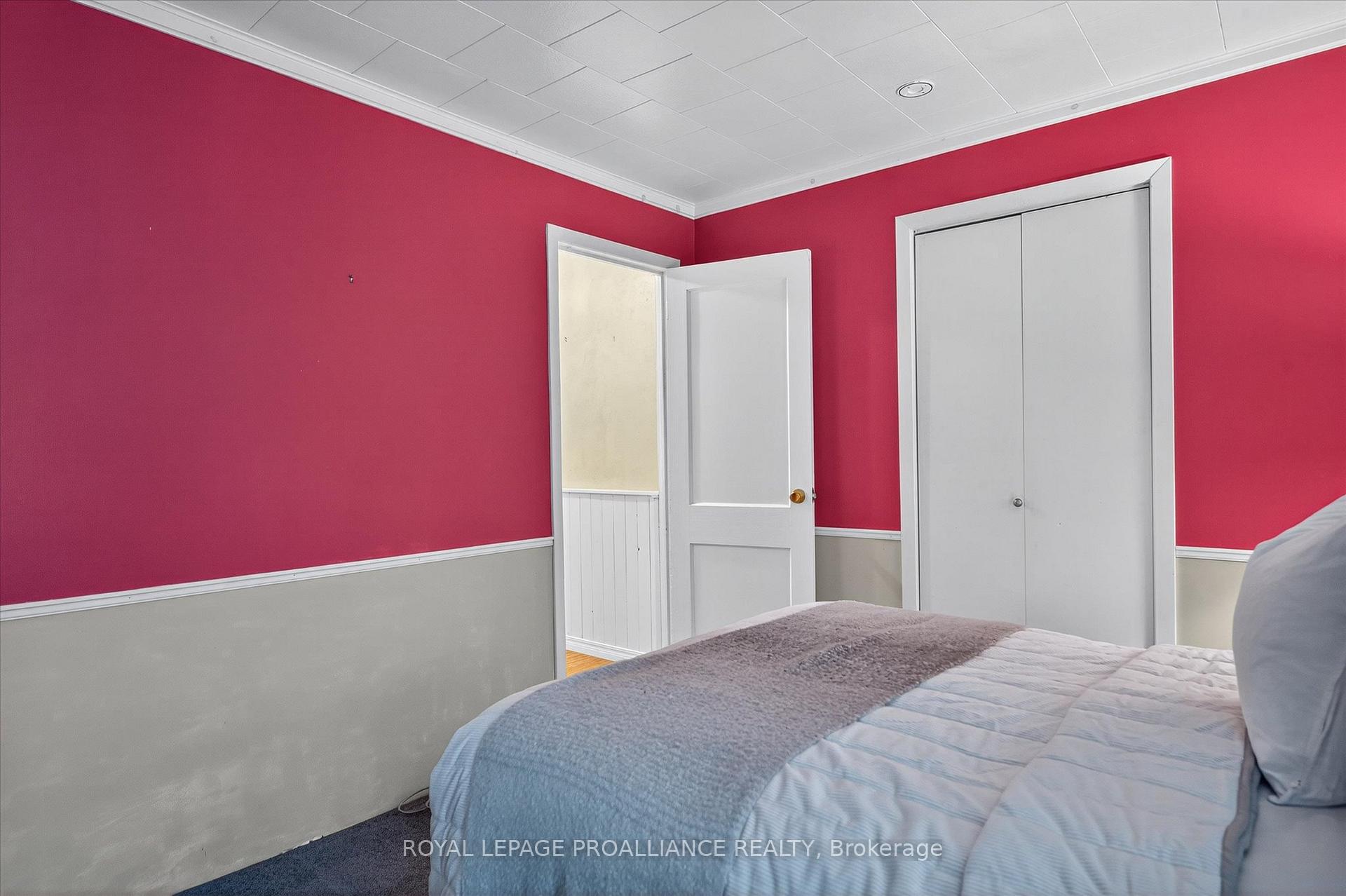 Photo 23 of 664 Gilchrist Street, Peterborough, Northcrest Ward 5 — HOMEH