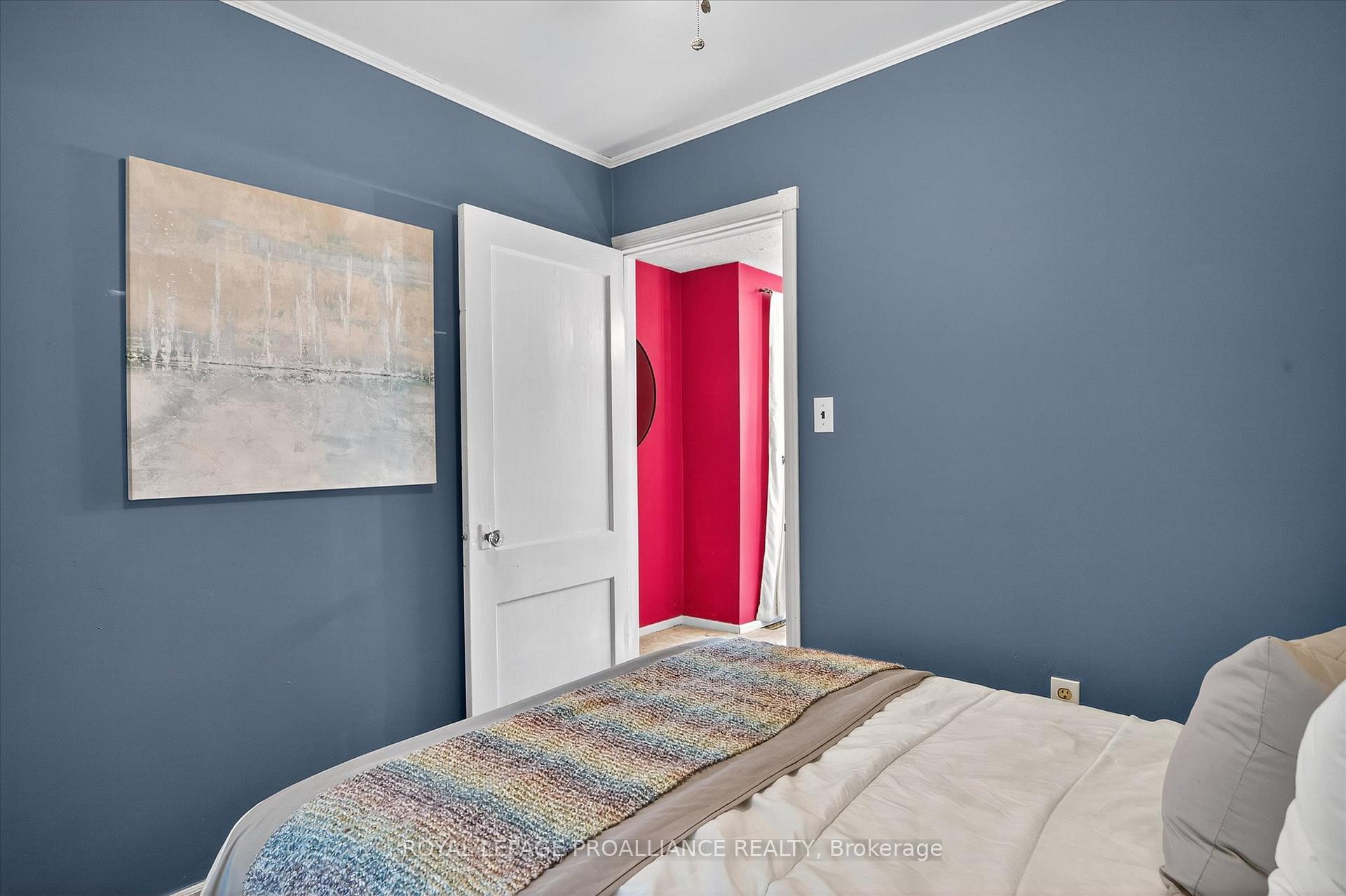 Photo 28 of 664 Gilchrist Street, Peterborough, Northcrest Ward 5 — HOMEH