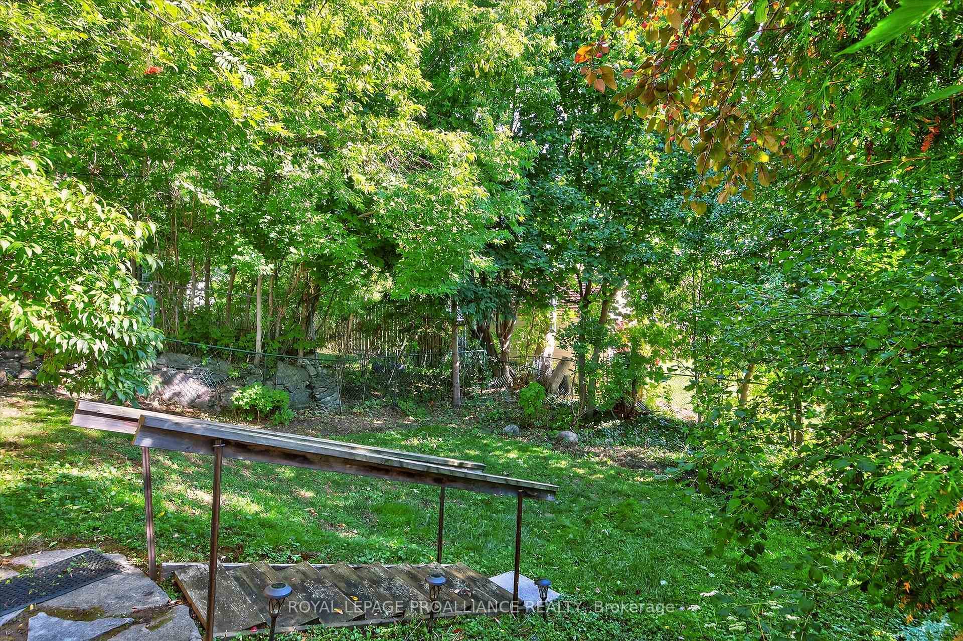 Photo 31 of 664 Gilchrist Street, Peterborough, Northcrest Ward 5 — HOMEH