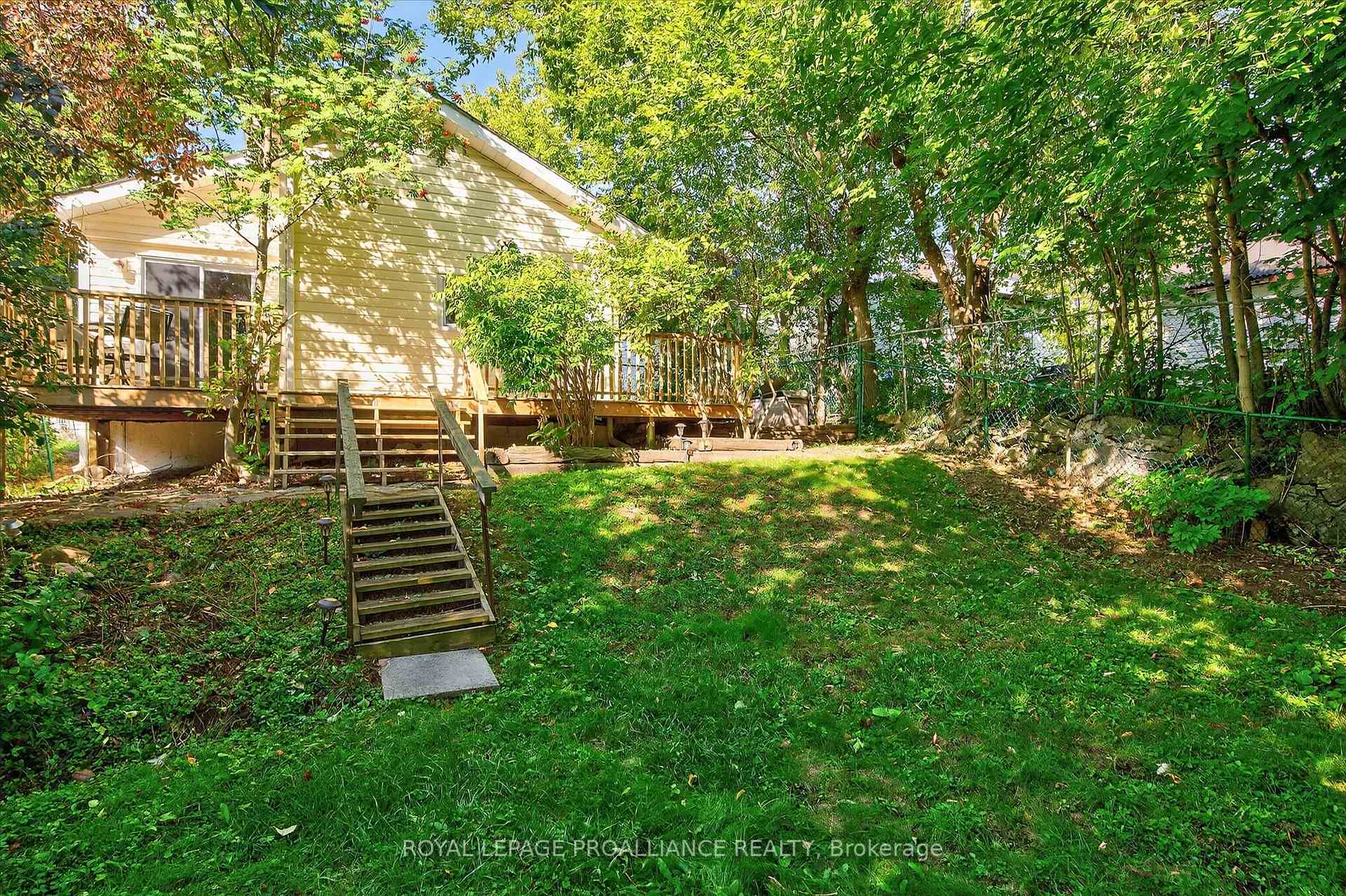 Photo 32 of 664 Gilchrist Street, Peterborough, Northcrest Ward 5 — HOMEH