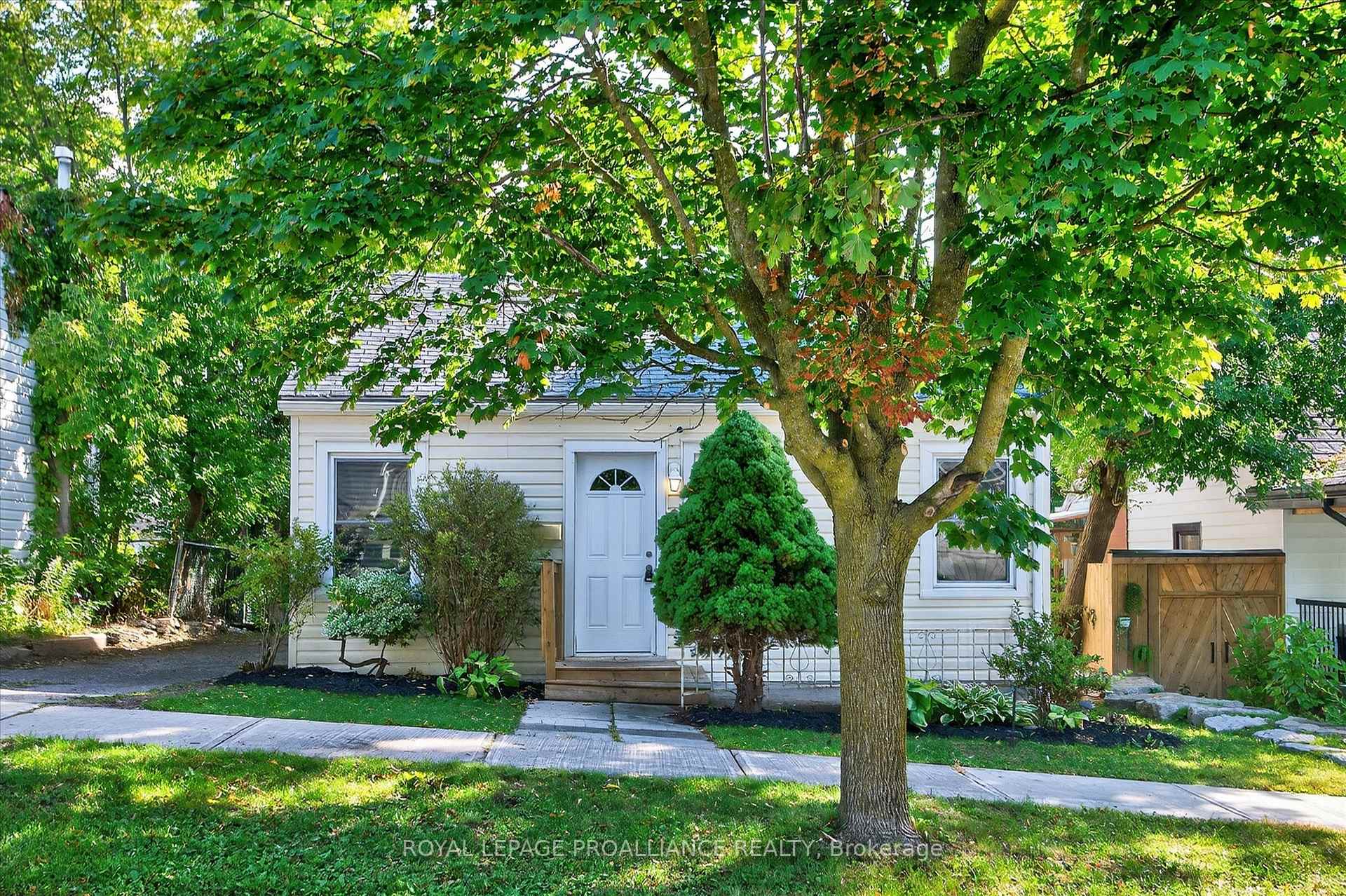 Photo 39 of 664 Gilchrist Street, Peterborough, Northcrest Ward 5 — HOMEH