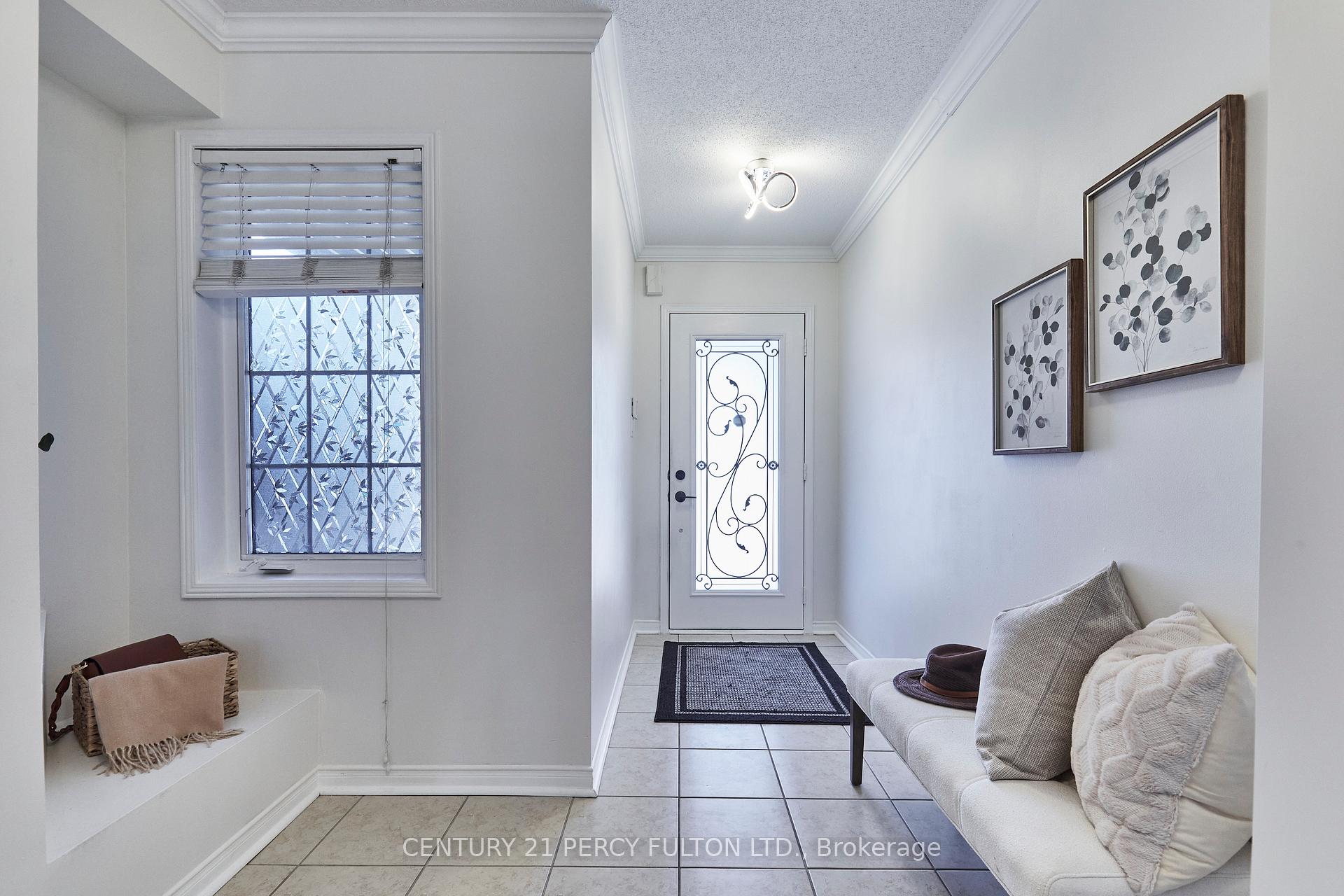 Photo 4 of 9 Gloria Crescent, Whitby, Williamsburg — HOMEH