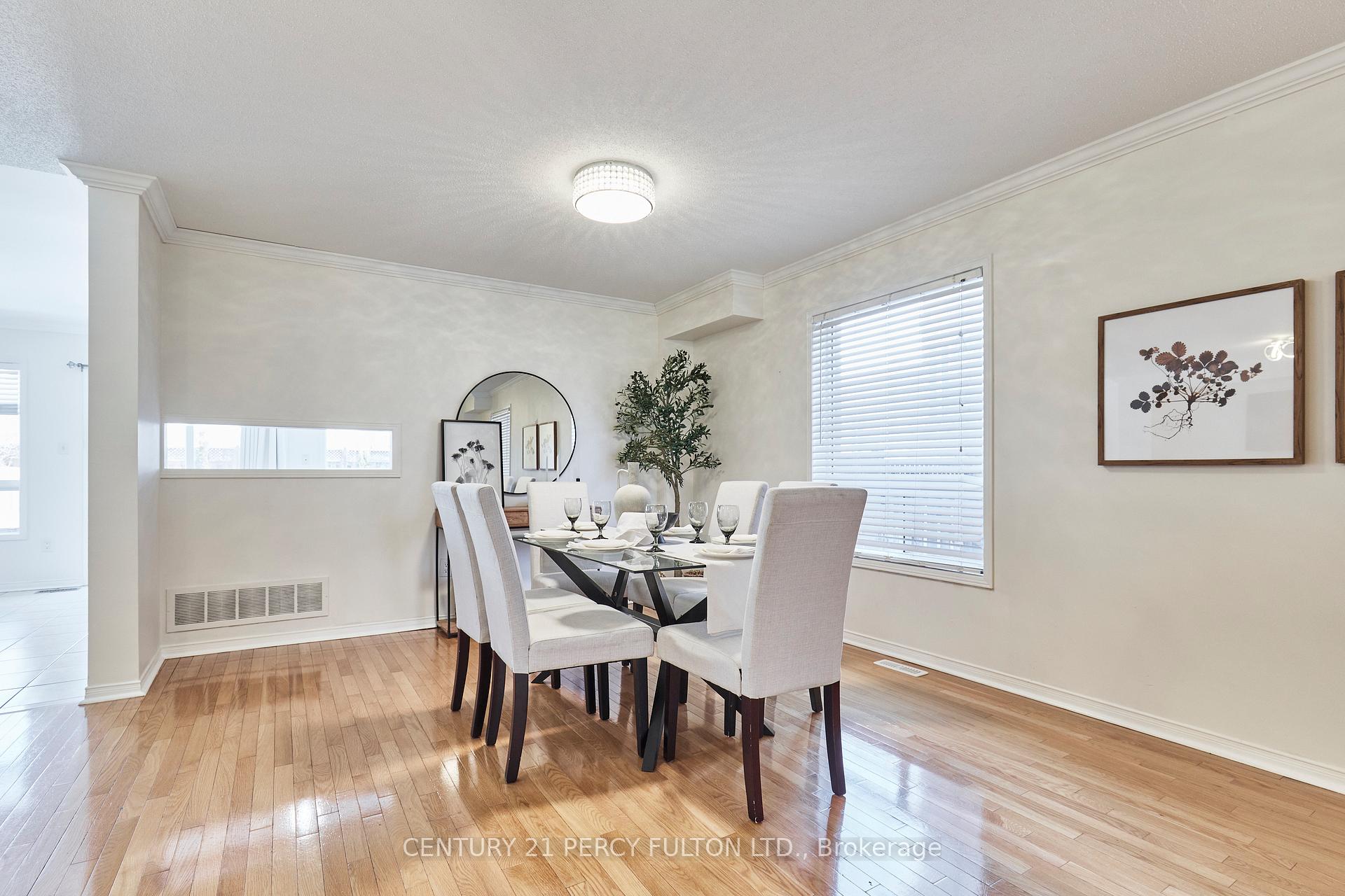Photo 10 of 9 Gloria Crescent, Whitby, Williamsburg — HOMEH