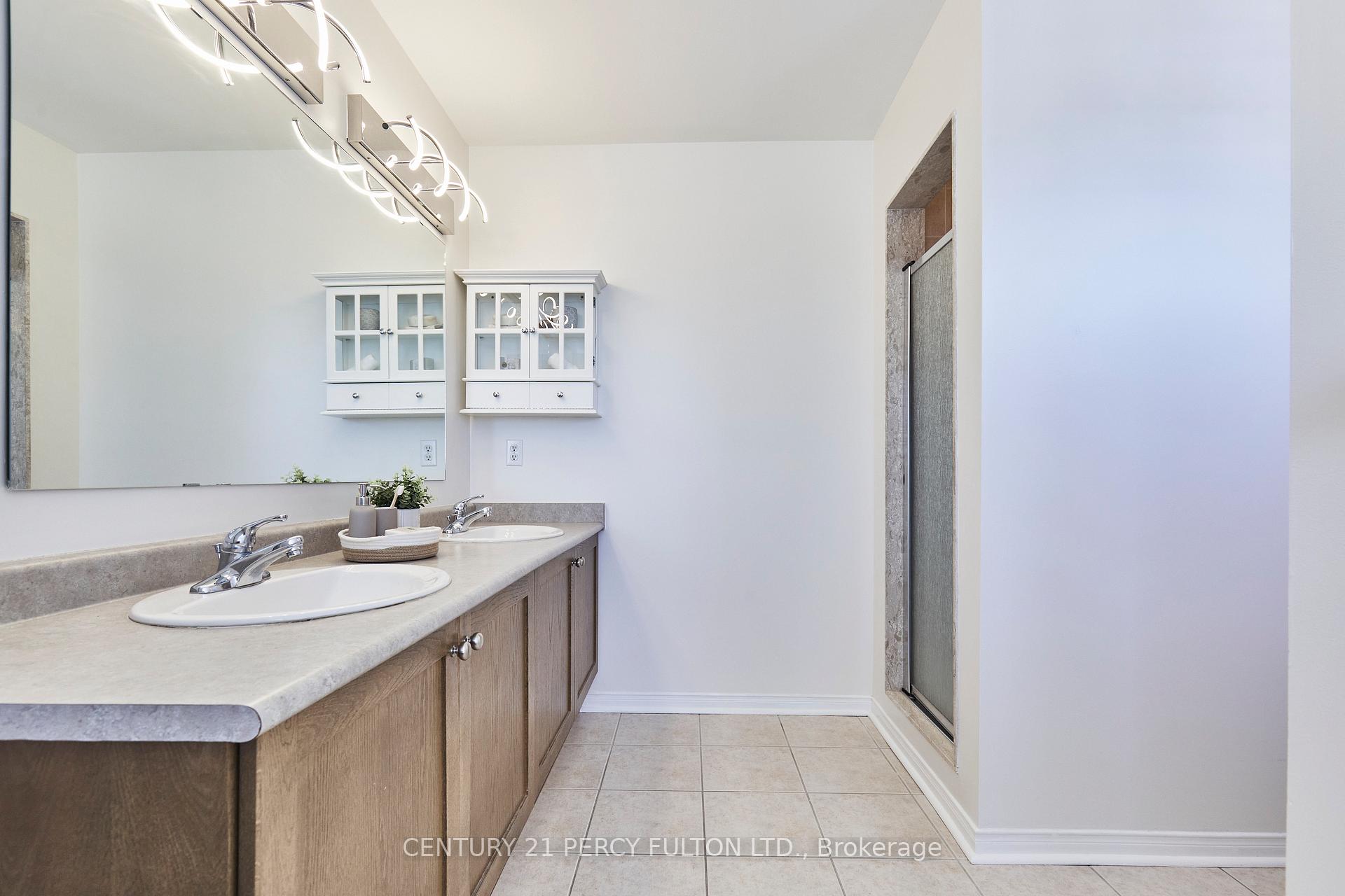 Photo 18 of 9 Gloria Crescent, Whitby, Williamsburg — HOMEH