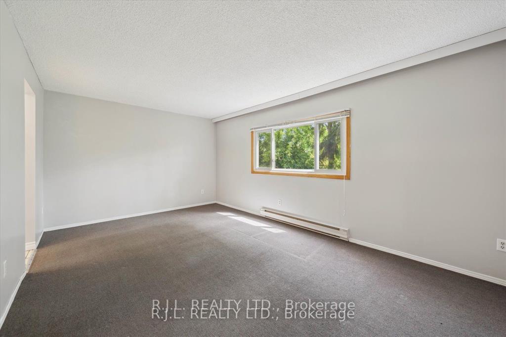 Photo 9 of 1675 Applewood Crescent, Peterborough, Monaghan Ward 2 — HOMEH