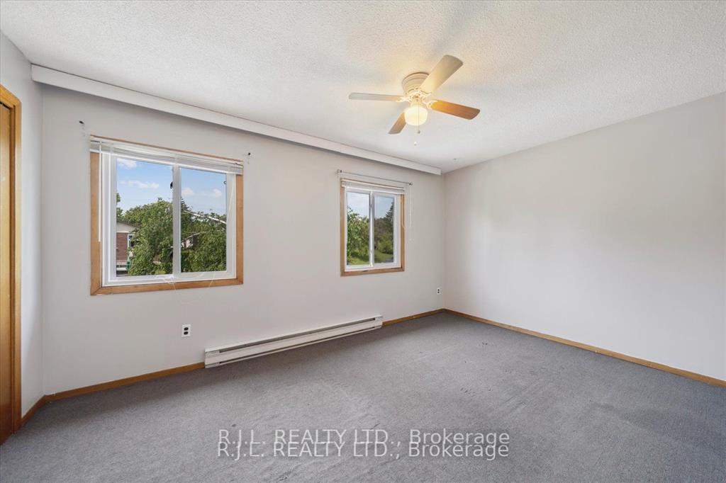 Photo 11 of 1675 Applewood Crescent, Peterborough, Monaghan Ward 2 — HOMEH