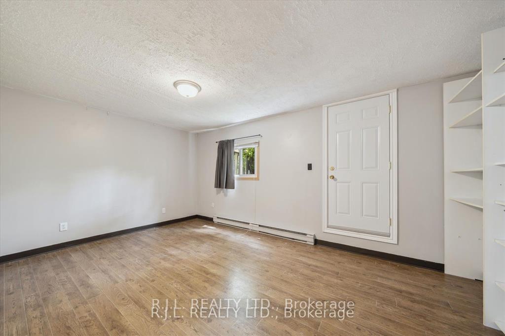Photo 16 of 1675 Applewood Crescent, Peterborough, Monaghan Ward 2 — HOMEH