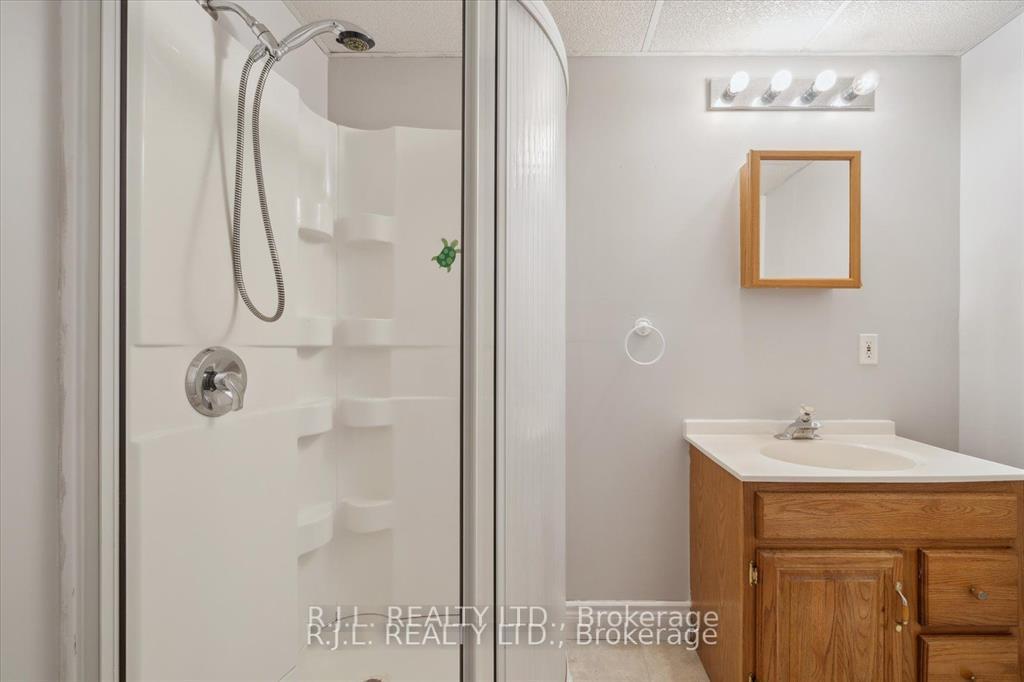 Photo 18 of 1675 Applewood Crescent, Peterborough, Monaghan Ward 2 — HOMEH