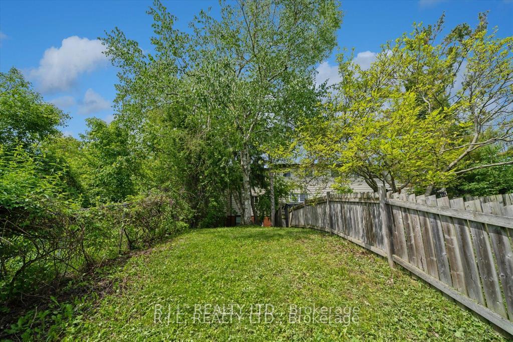 Photo 22 of 1675 Applewood Crescent, Peterborough, Monaghan Ward 2 — HOMEH