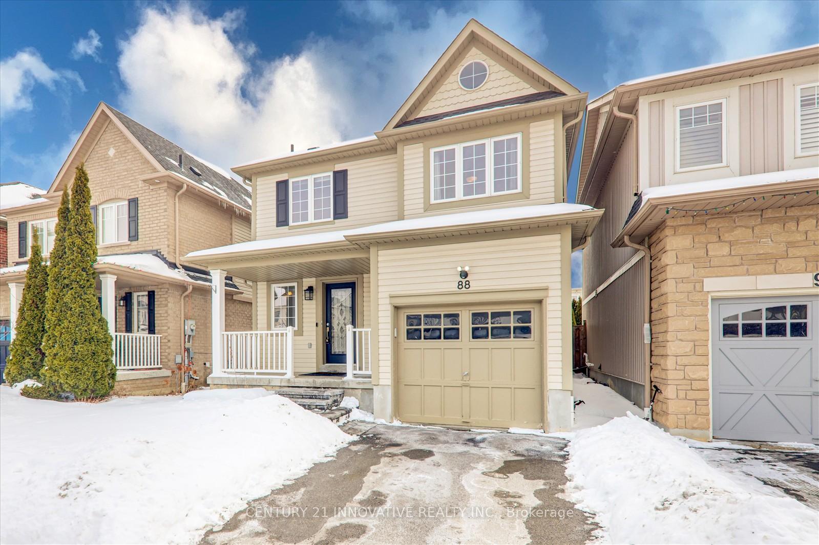 Photo 3 of 88 Donlevy Crescent, Whitby, Taunton North — HOMEH