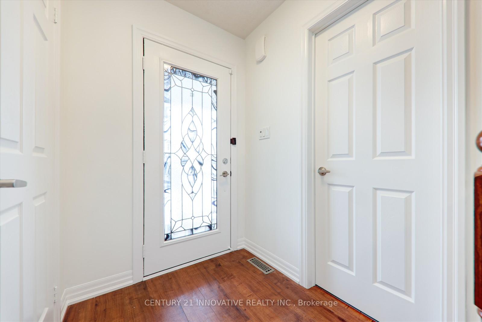 Photo 5 of 88 Donlevy Crescent, Whitby, Taunton North — HOMEH